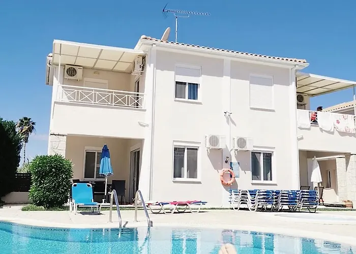 Court Villa *